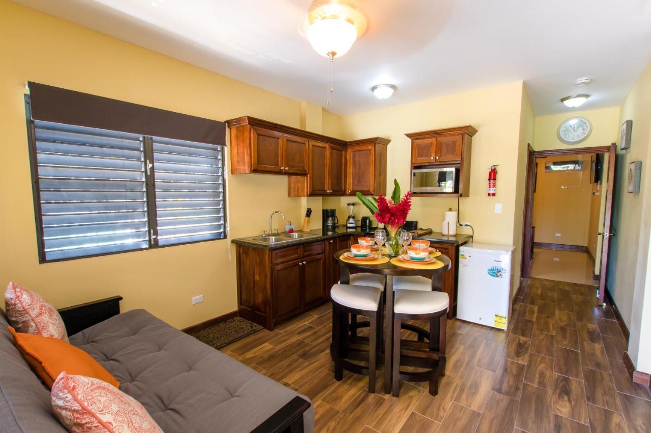 Khalkob'S Estate Apartment Placencia ภายนอก รูปภาพ